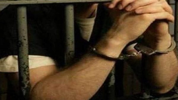 رفضت الزواج منه.. القصة الكاملة لشروع شاب في قتل طالبة بمطروح