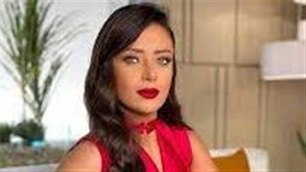 عنيف جدا..رد فعل رضوى الشربيني تجاه رجل حاول معاكستها