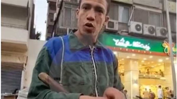 من محل الكشري لقسم أبو النمرس.. تطورات مثيرة بحياة عامل النظافة