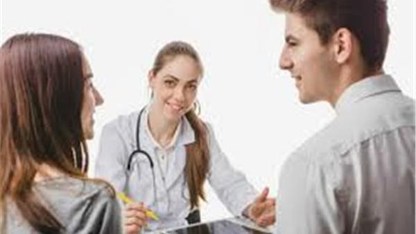 الصحة تكشف حقيقة منع الزواج دون إجراء التحاليل الجديدة | فيديو