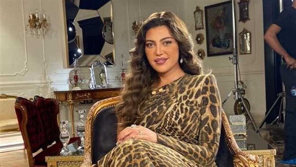 حوسة.. ريهام حجاج تتعرض لموقف محرج على السجادة الحمراء