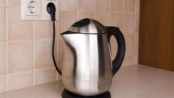 اغلي المياه مرة واحدة.. تحذير من تسبب الـ«كاتل» في أضرار للكلى والكبد