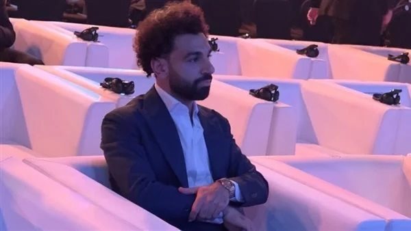 رقم صادم.. سعر ساعة محمد صلاح يثير ضجة على السوشيال ميديا | شاهد