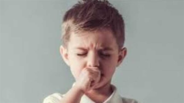 أبرز الأعراض.. كيف تفرق بين الفيروس المخلوي التنفسي ودور البرد العادي؟ 