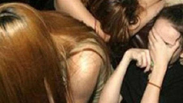 صفحة الفيس بوك فضحتهم..تفاصيل مثيرة في ضبط شبكة الرذيلة بالإسكندرية