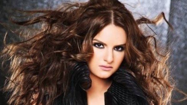 حسناء كليبات زمان.. شاهد كيف تغير ملامح شيماء سعيد بعد ارتدائها الحجاب