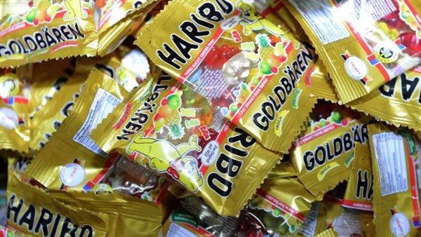 المكافأة غير متوقعة.. شاب يعثر على شيك بـ122 مليون جنيه ويعيده لصاحبه