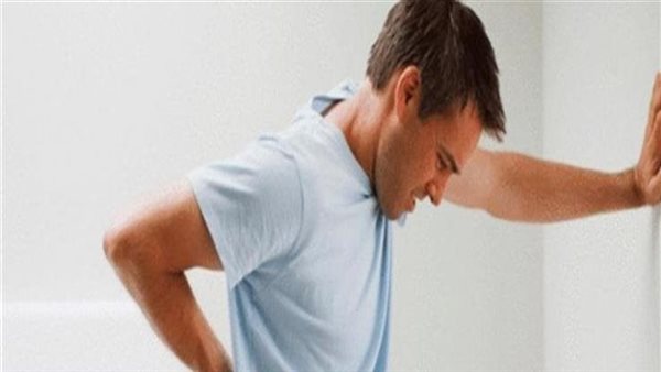  منها آلام الظهر المفاجئ.. احذر هذه الأعراض تشير إلى مرض خطير