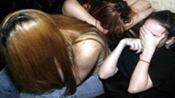 الاتفاق على واتساب.. تفاصيل مثيرة في ضبط شبكة لممارسة الرذيلة بالإسكندرية