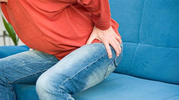 حتى لا تُصاب بالبواسير.. لا تفعل هذه العادة الخطيرة في الحمام 