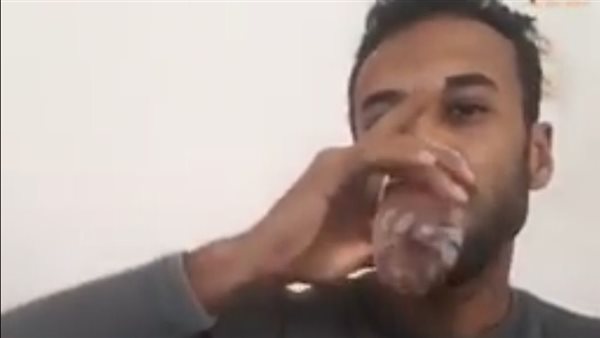 قولوا لأبويا يرتاح هاسيبه وأروح عند ربنا.. تفاصيل مأساوية عن تخلص شاب من حياته في بث مباشر