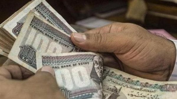بشرى للموظفين والمتقاعدين.. زيادة 7% في الرواتب و15% بالمعاشات في هذا الموعد