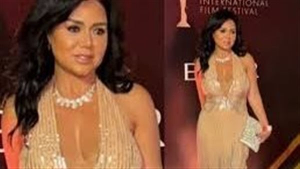 بملابس البحر..إطلالة مثيرة للفنانة رانيا يوسف | شاهد