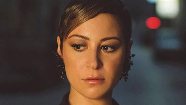 انهارت بعد القبض عليها.. الصور الأولى للمواد المخدرة المضبوطة مع منة شلبي بمطار القاهرة | شاهد