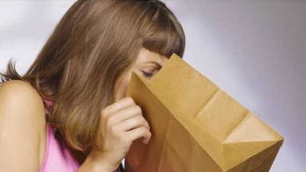 علماء يكشفون الغموض.. امرأة تتقيأ أكثر من 30 مرة كل يوم