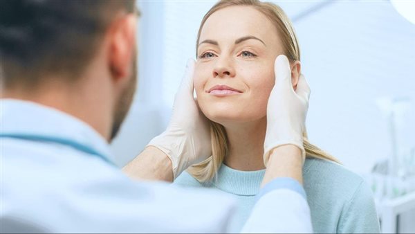 لا تتجاهلها.. علامة شائعة في وجهك تكشف الإصابة بالسرطان 