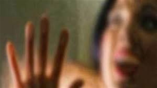 شك فى سلوكها.. تفاصيل مثيرة في حبس بائع هشم رأس زوجته حتى الموت