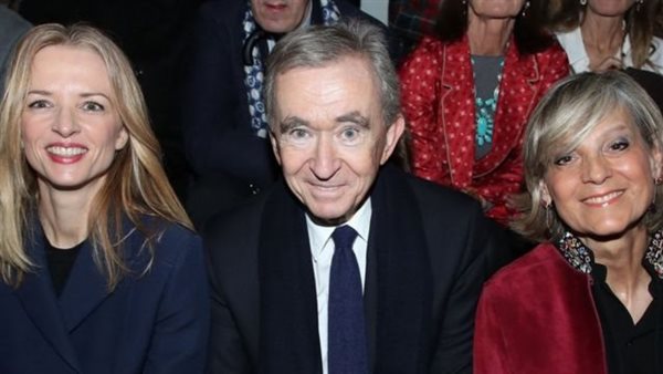 ثروته أكبر من اقتصاد فرنسا.. من هو برنارد أرنو أغنى رجل في العالم ؟