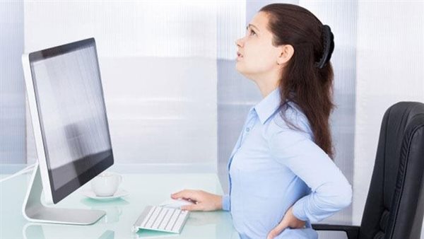 تهدد صحتك أكثر من التدخين.. احذر هذه العادة الخطيرة أثناء الجلوس 