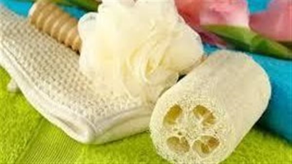 لن تتوقع.. هذا ما يحدث لجسمك إذا توقفت عن استخدام لوفة الاستحمام