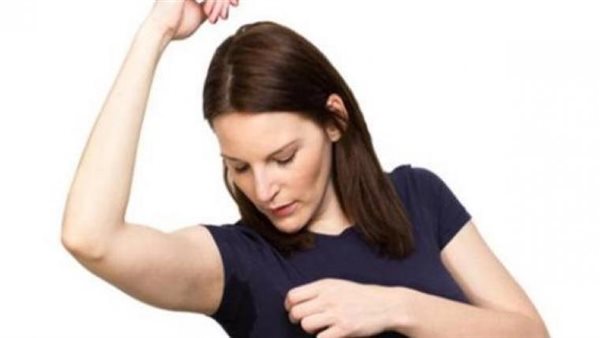 بينها اللانشون والجبنة الرومي.. أطعمة ومشروبات تسبب رائحة العرق الكريهة | فيديو 