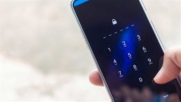 خطوة واحدة للإلغاء.. كود سري يكشف مفاجأة بشأن التجسس على الهاتف