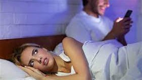 أمين الفتوى يجيب.. زوجي يشاهد المواقع الإباحية ويجبرني أنظر إليها فماذا أفعل ؟ | فيديو