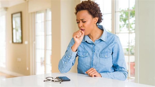 احذر هذه الأعراض.. علامات في سعالك قد تشير إلى مرض قاتل