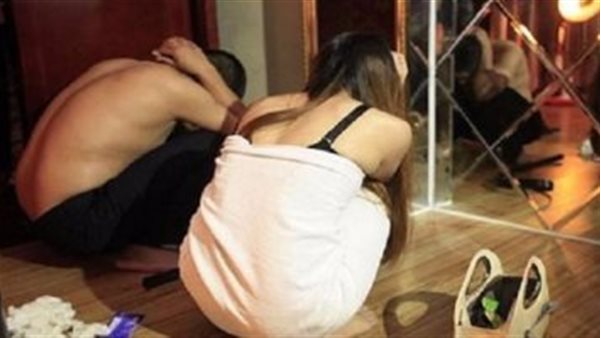 اتمسكوا متلبسين.. تفاصيل مثيرة في حبس 3 شباب وفتاة لممارسة الدعارة بأسيوط 