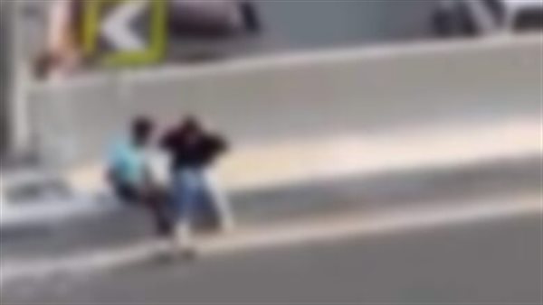  فيديو كوبري القاهرة.. شاب وفتاة يمارسان فعلًا فاضحًا في الطريق العام ومطالب بتحرك عاجل | شاهد