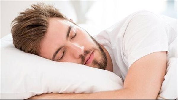 بتتكلم وانت نايم؟.. خبيرة تكشف سبب هذه الظاهرة 