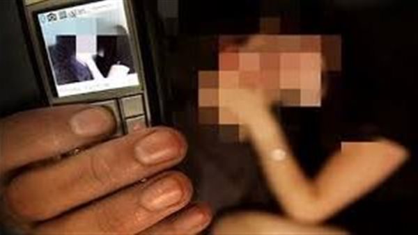 ابتزها ماليا وجنسيا.. تفاصيل مثيرة في الحكم بالسجن المشدد لمهندس هدد خطيبته بنشر صورها