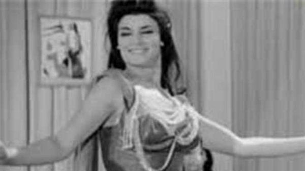 حاولت أكتر من مرة وفشلت.. لماذا مُنعت نجوى فؤاد من الحج؟