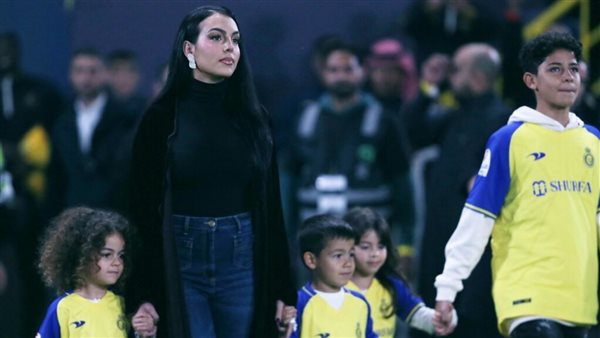 رقم صادم.. سعر أقراط جورجينا في السعودية يثير ضجة على السوشيال ميديا