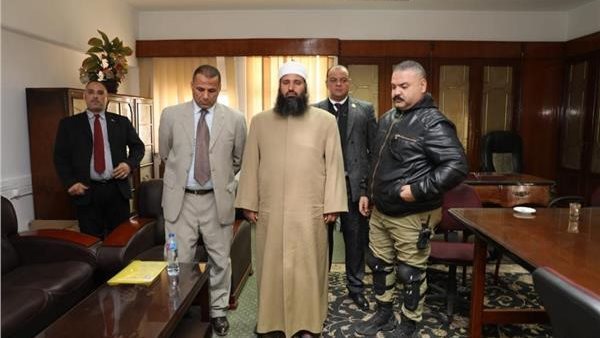 تعمد نشر الشائعة.. مفاجأة تكشف هدف المأذون المزيف من رسوم صندوق الزواج 