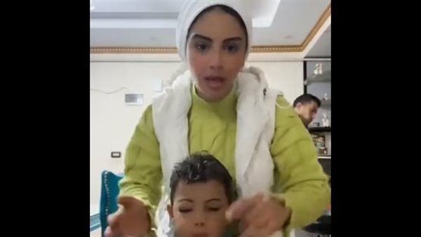 خالد عينه باظت من الحسد.. بلوجر شهيرة تثير السوشيال ميديا بصورة عجيبة لإبنها | شاهد