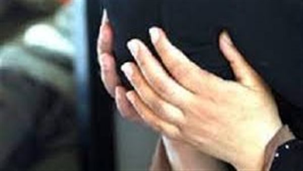 علاقة غير شرعية وحمل سفاح.. تفاصيل مثيرة في عرض أم طفلها للبيع مقابل 50 ألف جنيه 