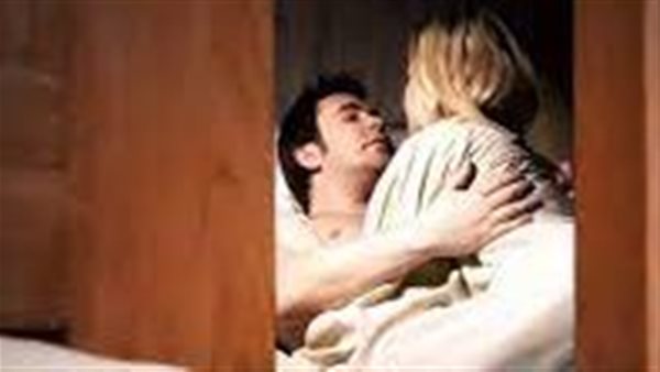 فضيحة في المحكمة.. زوجة: قفشته مع مرات البواب بوضع مخل