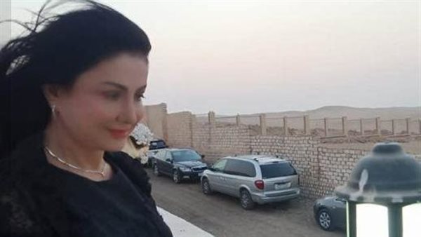 بيتحرشوا بعجوزة عندها 75 سنة.. وفاء سالم تثير الجدل بفيديو جديد | شاهد