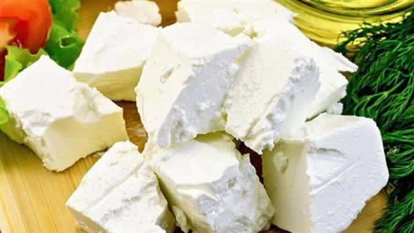 كارثة غذائية.. طبيبة تكشف معنى كلمة مكتوبة علي عبوات الجبن المباعة بالاسواق