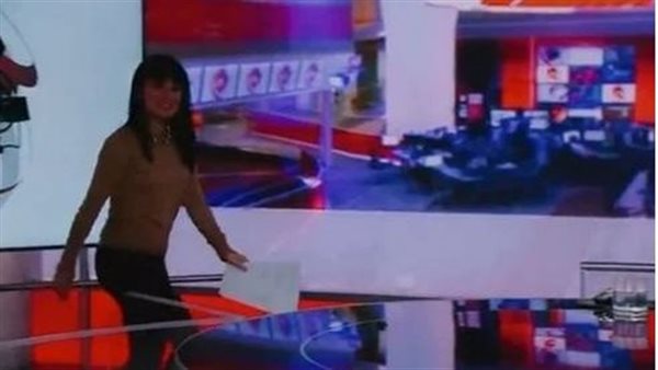 لن تتوقع ما فعلته.. مذيعة شهيرة تتعرض لموقف محرج على الهواء | فيديو