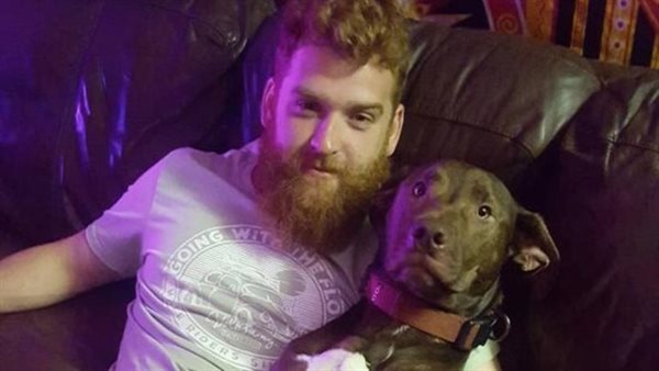  حادثة ولا في الخيال.. كلب يطلق النار على صاحبه السائق ويقتله 