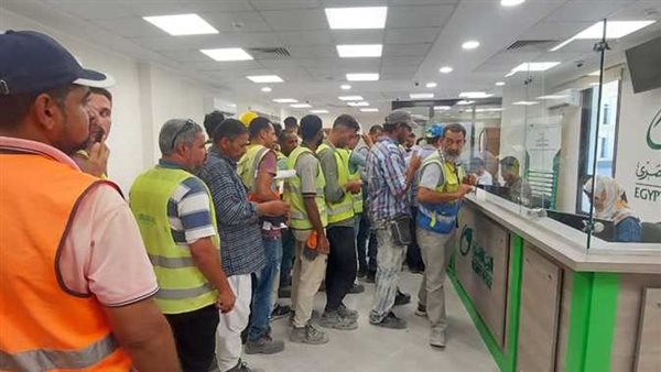 القوى العاملة تكشف حقيقة الرسائل النصية بصرف منح جديدة للعمالة غير المنتظمة 