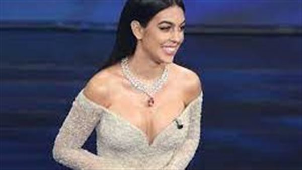 بالرستا.. جورجينا تثير ضجة على السوشيال ميديا | شاهد 