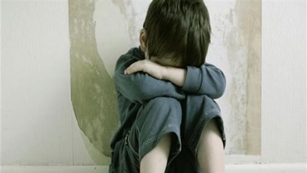 استدرجوه لمكان مهجور.. أقوال مثيرة لوالد الطالب ضحية هتك العرض على يد 3 متهمين أمام النيابة