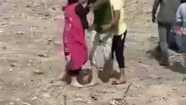 صاحبة واقعة التصوير عارية على يد شقيقها..إحالة معيدة جامعية في المنصورة للجنايات بتهمة تعذيب ابنها وإجباره على التسول