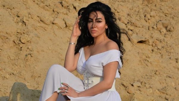 حلقت شعرها زيرو.. ميريهان حسين تثير ضجة على السوشيال ميديا | شاهد