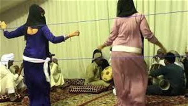 أثارت الجدل وطالبوا بمنعها.. مقاطع رقص المعلاية تثير الغضب ومطالب عاجلة لوقفها