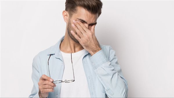 أعراضه صادمة.. مرض غريب يهددك بالعمى 