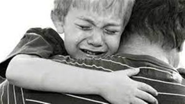 ترافع عن نفسه وأبكى الجميع.. أب يحصل على حكم قضائى هام ضد مسئول حرمه من رؤية أبنائه